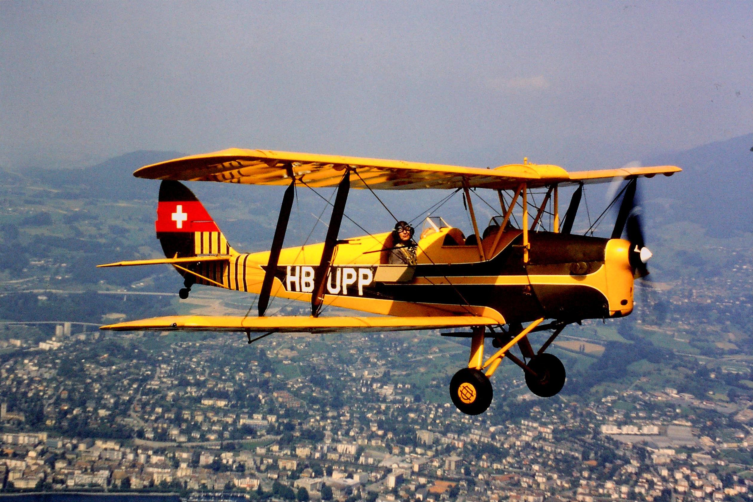 De_Havilland_DH_82_Tiger_Moth_HB_UPP